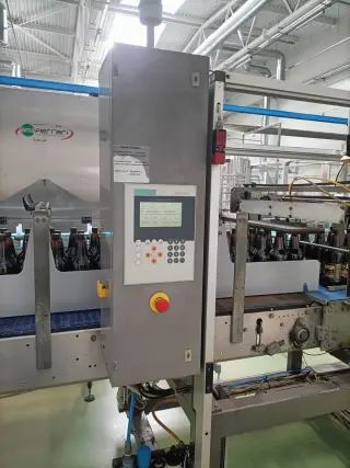 Комплектная линия розлива газ. и негаз. воды 6000 бут/час в ПЭТ 1,5л, 8000 бут/час 075л