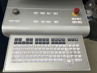 Станок лазерной резки TRUMPF - TruLaser 3030 MACH-ID 9235 Производитель: TRUMPF Тип: TruLaser 3030 Контроль: TrueTops Год выпуска: 2017