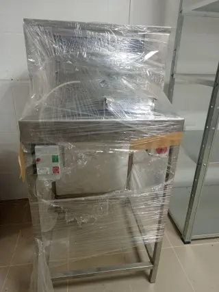 Установка мойки для банок