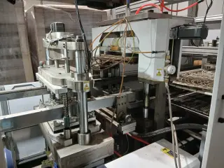 Термоформовочная машина оборудование автомат Pingyang Sinoplast Machinery APPS -550 (PP-550) Китай