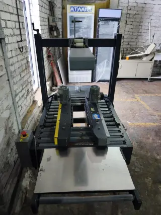 полуавтоматический заклейщик коробов SIAT SM20
