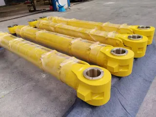 АК-5-707-Е1-01870 Гидроцилиндр ковша Komatsu РС2000-8