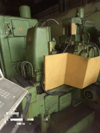 Зубофрезерный станок 5к310