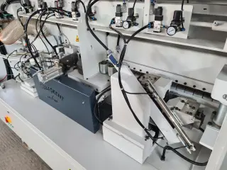 Автоматический кромкооблицовочный станок BEEMATIC KY60R