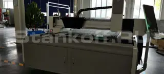 Оптоволоконный лазерный станок для резки металла LF6015C/6000 Raycus