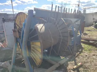 Приёмное устройство для намотки проволоки