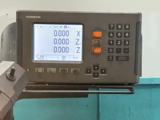 Токарно центровой станок Mexpol - TUB 830B