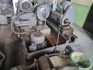 Универсальный круглошлифовальный станок Mitsui Seiki MUG 25-50