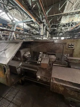 Токарный патронно-центровой станок с ЧПУ 16К20Т1