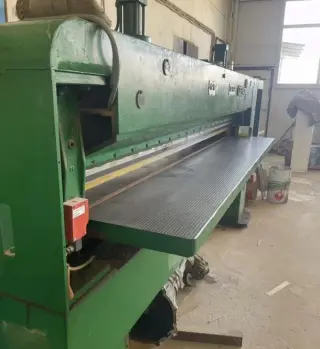 Гильотинные ножницы для шпона josting