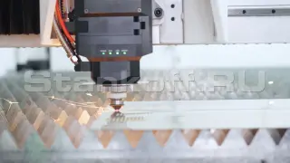 Оптоволоконный лазерный станок в защитной кабине XTC-1560G/6000 Raycus