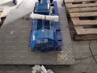 Koнсольный нacoс 1К 80-65-160 для полива