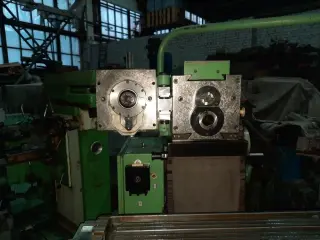 Широкоуниверсальный фрезерный станок FUS-32