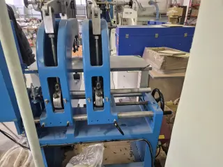 Станок для установки кольцевых механизмов заклепками