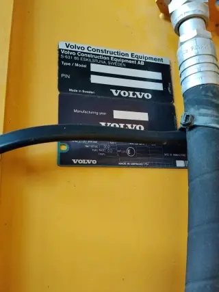 Фронтальный погрузчик Volvo L120F