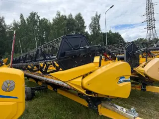 Жатка зерноуборочная New Holland 30V