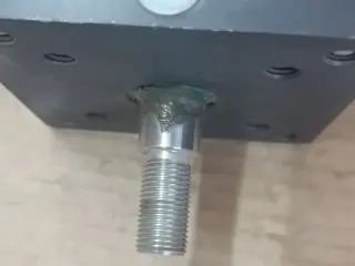 Пневмоцилиндр JAUDT D-86167 р max = 1.0MPa