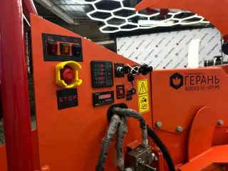 Измельчитель древесины DH-100 на гусеничном ходу