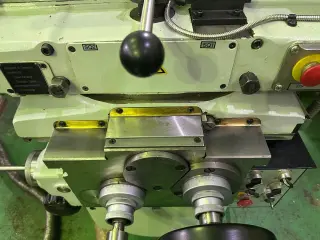 Широкоуниверсальный Фрезерный станок с УЦИ X6232Cx16/1 (аналог 6р83ш)