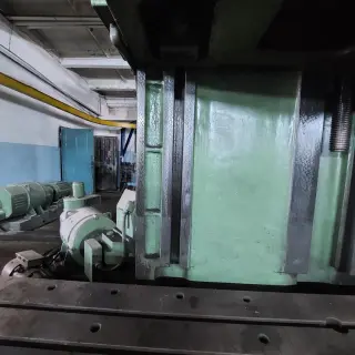 Продольно-строгальный станок одностоечный 7110