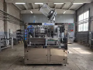 Моноблок розлива и укупоривания газированных напитков в стеклянные бутылки