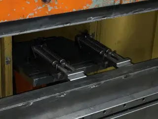 Листогибочный пресс с ЧПУ Beyeler 1000 х 40 тонн = 5198 = Mach4metal