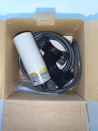 E2K-C25MF1 Omron емкостный датчик