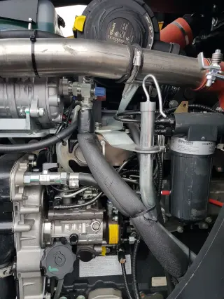 Экскаватор-погрузчик MST M544 Plus