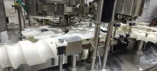 Униблок розлива пива в банки. Производство фирмы Ferrero ISO/L (2019) Srl Италия