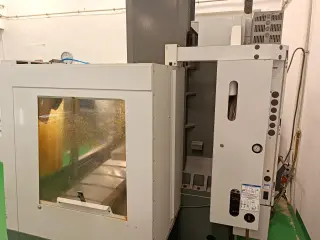 Вертикальный обрабатывающий центр с ЧПУ HAAS VF-2SS