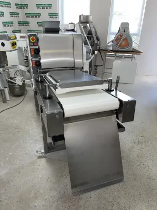 Тістозакаточна машина LM 3100