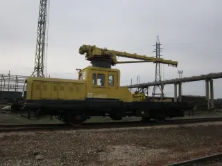 Автодрезина ДГКу-5 (дрезина грузовая крановая универсальная)