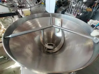 Шприц вакуумный с перекрутчиком Frey F50