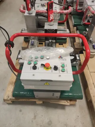 Робот для укладки полусухой стяжки пола "CLAPA FLOOR MASTER