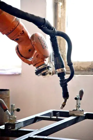 Роботизированная сварочная станция KUKA KR 30 L16-2