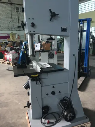 20-12-593 Ленточнопильный станок WOODLAND MACHINERY 700