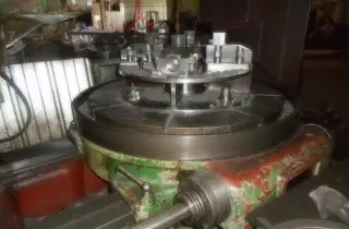 Зубофрезерный вертикальный станок TOS FO-16