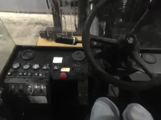 Контейнерный вилочный погрузчик Hyster H32-00F-LM грузоподъемностью 32 тн