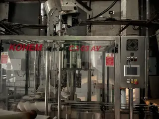 Линия розлива и этикетировки тихих вин: триблок AG ENGINEERING, укупорочный автомат KOHEM, этикетировочная машина МЕГАМАШ — всё в комплекте