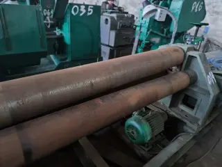 Листогибочная машина (вальцы) И2220 катают 10 мм при ширине 2000 мм