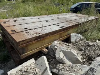 Плита монтажная сварочная чугунная 5000х2100х400мм с Т-образными пазами