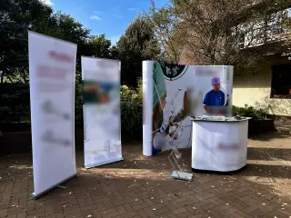 Профессиональный выставочный комплект Expolinc | 4 Roll Up + Pop-Up + свет + стойки