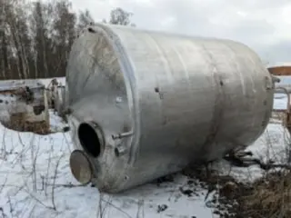 Емкость нержавеющая, объем -16 куб.м., вертикальная, термос, мешалка, инв 1845