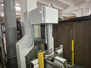 Полуавтоматическая машина для загибки клапанов на нестандартных коробках