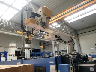 Термопластавтомат FCS SD-600MSV