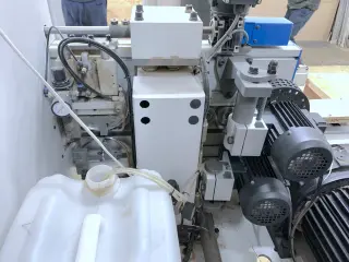 Кромкооблицовочный станок KDT KE-465JSKF