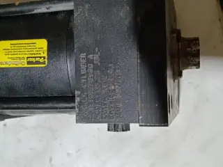 Пневмоцилиндр Parker 03.25.J3LCU19A 1.812