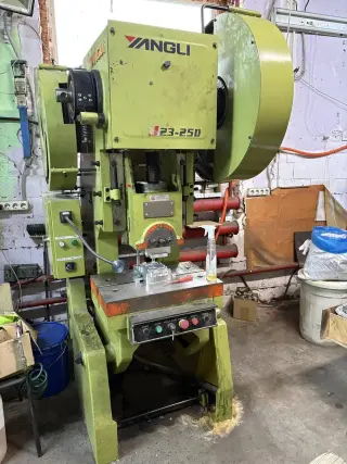 Кривошипный пресс Yangli J23-25D