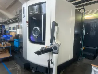 5-осевой обрабатывающий центр с ЧПУ DMG DMU 40 EVo