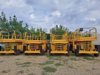 Продам строительные ножничные подъёмники Haulotte H15 SX - в наличии, в Краснодаре / продажа с НДС, купить дизельный самоходный подъемник